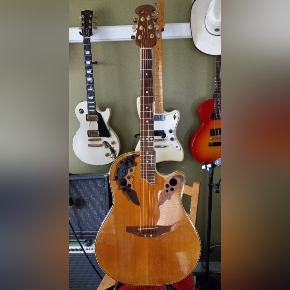 Ovation Celebrity Deluxe CS257, 6 String, Right Handed Acoustic/ Electric Guitar